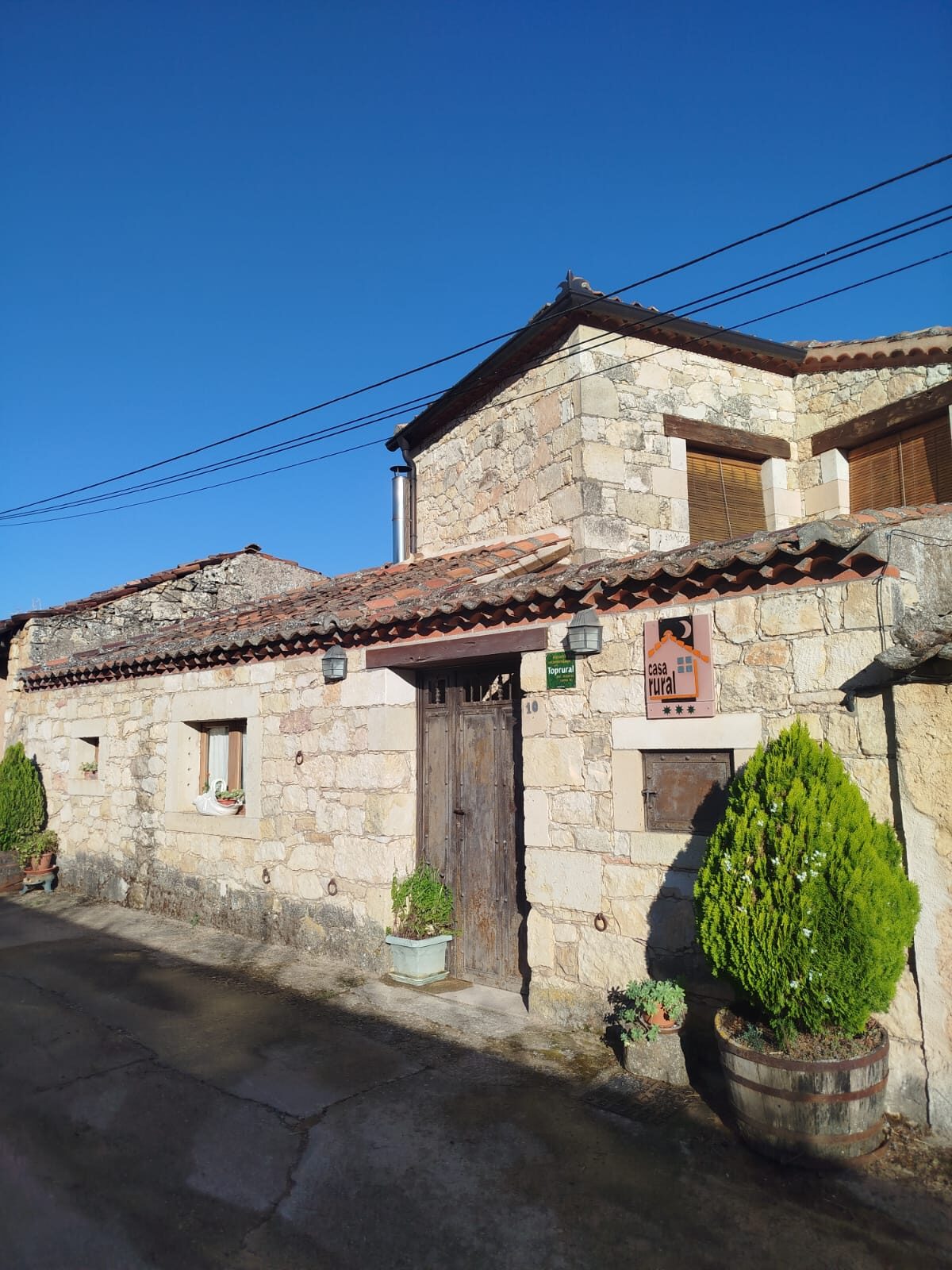 Fachada de piedra de la casa — Mi Rinconcillo